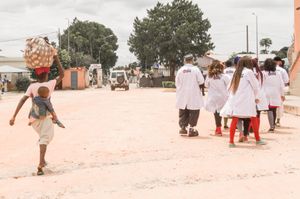 Trupe Miolo Mole: Ajude na Construção da nossa Sala de Aula imagem 9