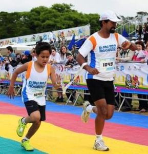 "Daniboy Correndo nas Montanhas do Mundo" - "Daniel Correndo nas Montanhas do Mundo"