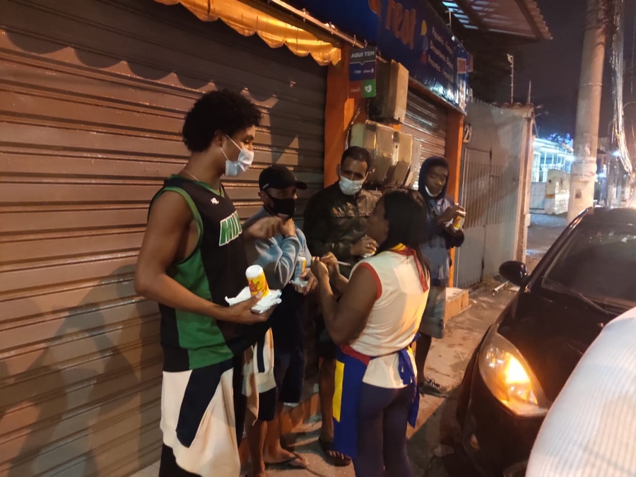 Caridade e Filantropia - Adote um morador de rua 