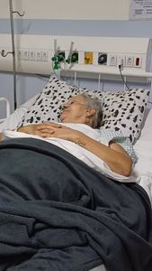 Ajude no tratamento pós-cirúrgico da Leonor mãe da Aninha