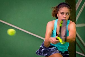 Ajude a Bia Verdial ser tenista