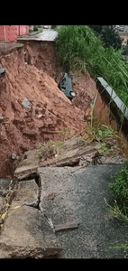 Vaquinha Online - Ajude o Patrick , motorista de aplicativo pai de família, que teve sua ferramenta de trabalho tragado por uma cratera, e está sem condições de poder trabalhar já que seu veículo está impossibilitado de rodar, ele não tem condições de arcar com o concerto do mesmo e precisa da sua ajuda neste momento. 