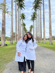 Duas Irmãs, Um sonho: Ajude-nos a Celebrar a Nossa formatura de Medicina!🎓 