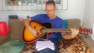 Vaquinha Online - O sonho do cantor Franklin é gravar um cd vamos ajudar 