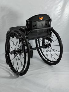 Transforme a vida do Christopher: ajude na adaptação do quarto e na aquisição de uma cadeira de rodas sob medida imagem 6