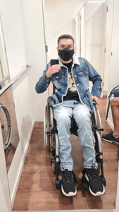 Uma cadeira de rodas é mais do que um objeto. É uma esperança. Conto com você!