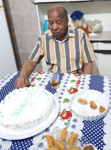 Ajudando o Srº José Bento - Ajudando o Srº José Bento