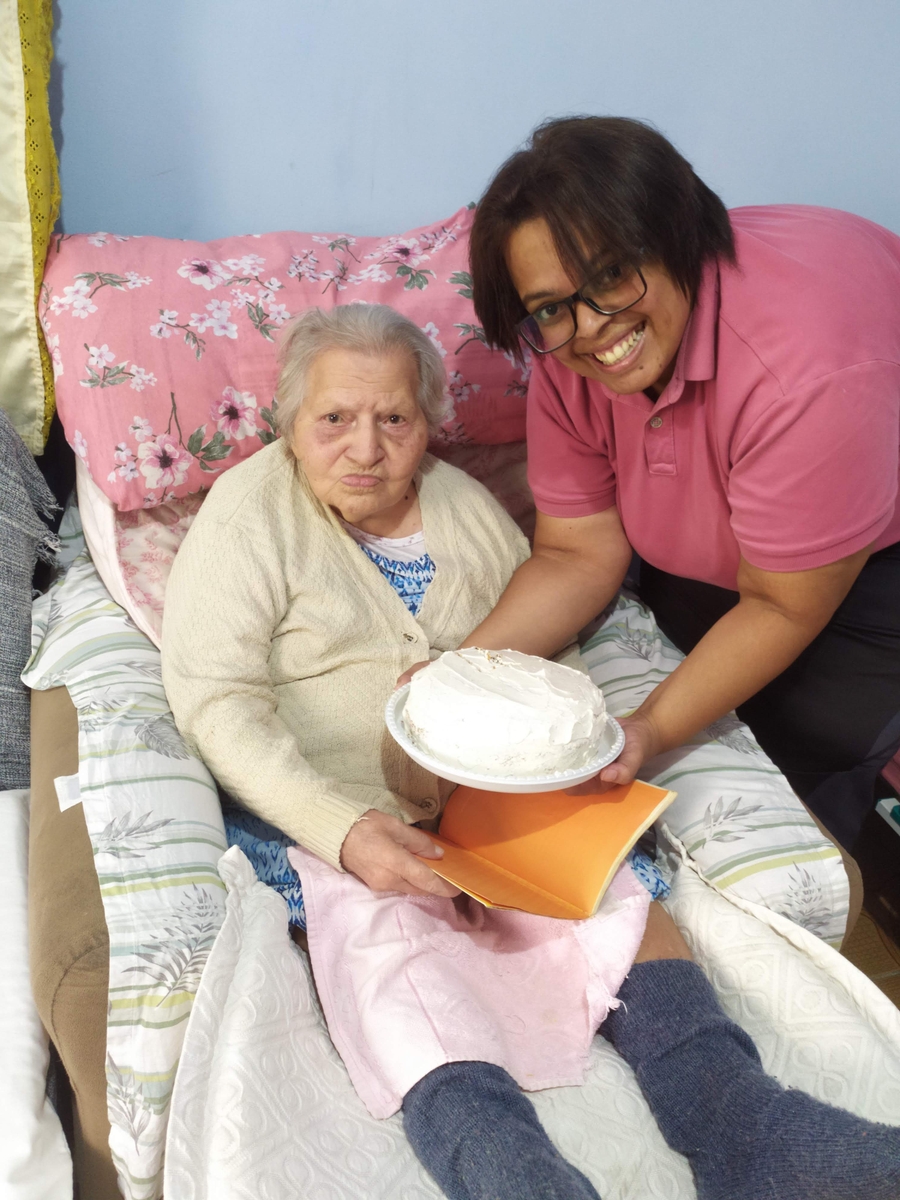 Crowdfunding - LARGUEI TUDO PARA CUIDAR DA MINHA AVÓ MARIA!