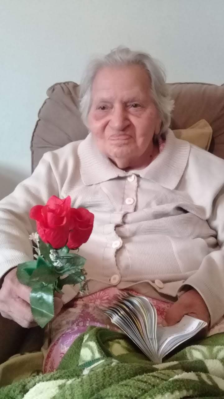 LARGUEI TUDO PARA CUIDAR DA MINHA AVÓ MARIA!