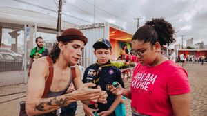 Ajude Pexera a continuar estudando Circo em SP!!! imagem 8