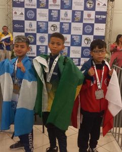 Vaquinha Online - Cebolinha no mundial de kickboxing 