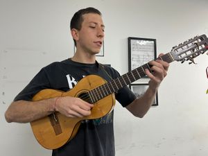 Pela Música no ITA: Ajude a Renovar a Sala de Música do H8!