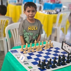 Crianças disputam Campeonato Mundial de Xadrez Escolar na