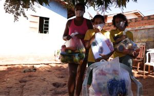 "Solidariedade em Ação: Juntos por um Mundo Melhor" - "Solidariedade em Ação: Juntos por um Mundo Melhor"