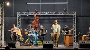 Santa Luzia/MG - Felipe Lenin Álbum Destino