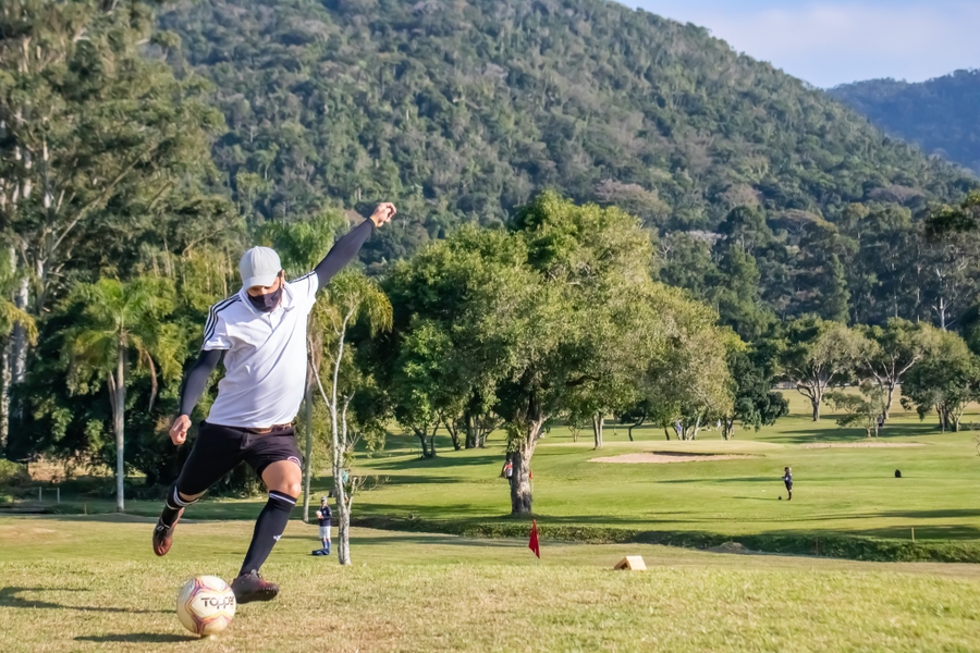 Colabore com um atleta do Footgolf Brasil