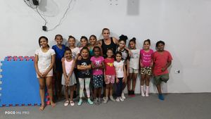 Causas e Comunidade - Uniformes para nossas crianças do ballet