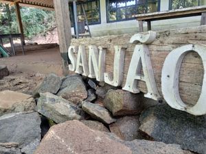 Miguel Pereira/RJ - Reabertura do Sanjão, com suas galinhas felizes