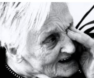 null - Acolhendo o passado para o presente digno.