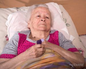 Vaquinha Online - Ajudem a minha avó ( Dona nair)