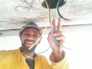 Ajuda para recuperar o instrumento de trabalho - Sou eletricista e tive uma perda enorme que está prejudicando meu ganha pão