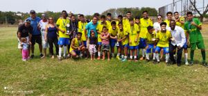 Pe na bola cabeça na escola  imagem 8