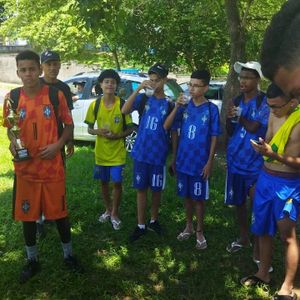 Pe na bola cabeça na escola p - Pe na bola cabeça na escola 