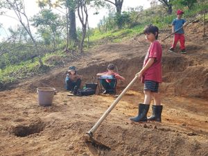 Financiamento Coletivo - Quer apoiar a biocontrução dessa casinha com as crianças da sementeira?