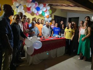 Arrecadação de fundos para compra de cestas básicas,micro-ondas, freezer novo etc.  imagem 6