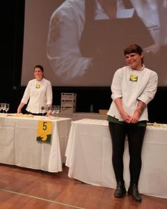 Viagem - Marina vai competir na França! 