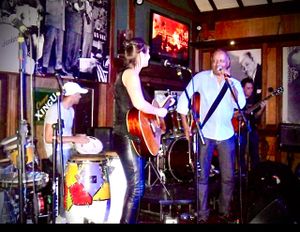 Abrão Di Castro - Show Ma Lu e Bia no Ton Ton Jazz - SHOW " MA, LU E BIA" 