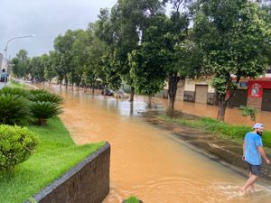 Causas e Comunidade - Comprar móveis após alagamento