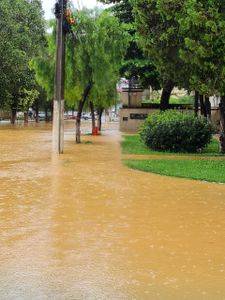 Vaquinha Online - Comprar móveis após alagamento