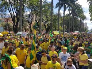 Vaquinha Online - A Verdadeira Historia dos Patriotas Brasileiros