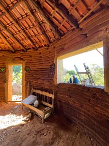 CASA DE HIPERADOBE E COZINHA DE PAU A PIQUE imagem 8