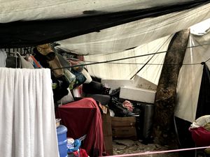 Vaquinha Online - Ajudem o Rogerio e Juliana, moradores de rua (Fort-CE)