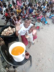 Bento e Sakya - "Semeando Comida e Trabalho na África"