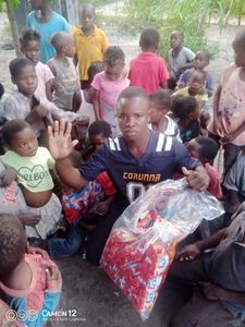 Dia de Doar - "Semeando Comida e Trabalho na África"