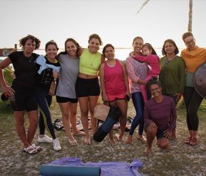 Comunidade Essencial Yoga - "Yoga para Todos" Ajude Nossa Comunidade de Yoga!