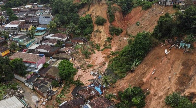 AJUDA AOS DESABRIGADOS PELO DESASTRE DAS CHUVAS DE RECIFE-PE - AJUDA AOS DESABRIGADOS PELO DESASTRE DAS CHUVAS DE RECIFE-PE