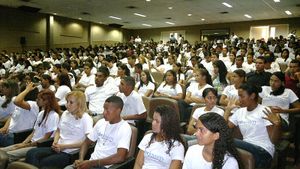 Vaquinha Online - Projeto Inteligência da Favela: Levando Tecnologia a Becos e Vielas