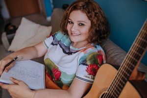 Educação - Arrecadação para Gravação da Música da Música: Chapéu do Mestre [Autor(a): Joana Herkenhoff - Ilustrador(a): Krystal Emyly], composição licenciada da cantora e compositora Ana Xavier