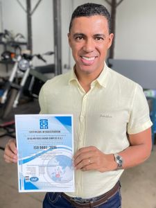 Samuel Ferreira - Gênio constrói moto elétrica sozinho 