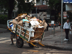 Causas e Comunidade - Vamos ajudar o catador Sérgio a comprar sua carroça!