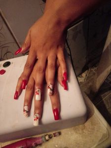 Empreendedorismo e Pequenos Negócios - Material de unhas para assim voltar a trabalhar 