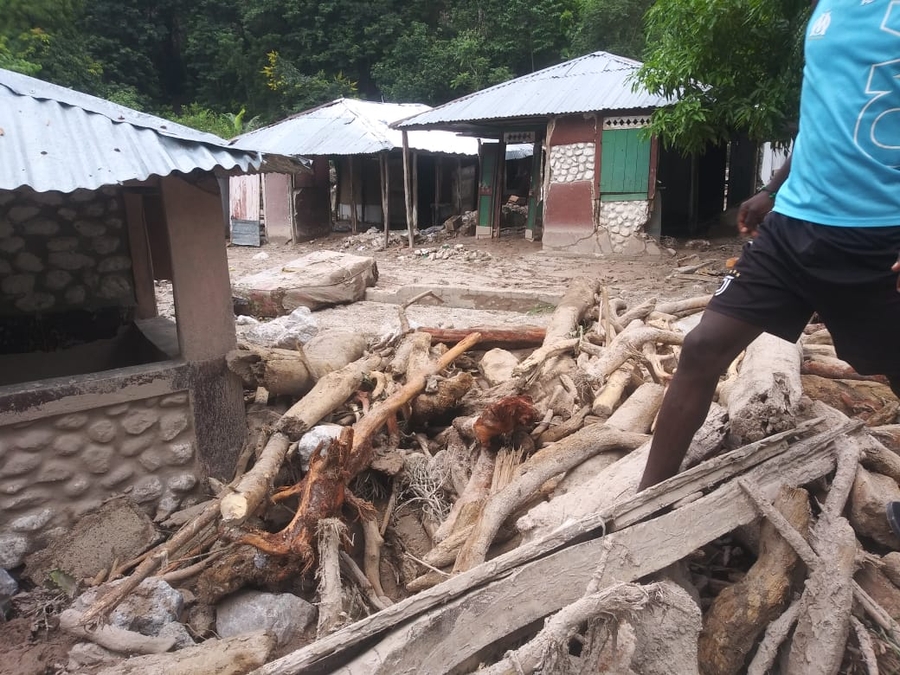SOCORRA RENDEL - HAITI - Ajuda a população de Rendel - Haiti a se levantar 