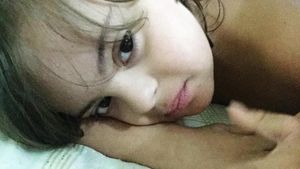 Vaquinha Online - Ajuda para meu filho especial consiga falar .