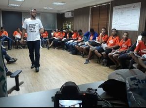 Crowdfunding - ORIENTAR JOVENS A PARAR DE NAUFRAGAR NA INTERNET E COMEÇAR A  NAVEGAR COM QUALIDADE.