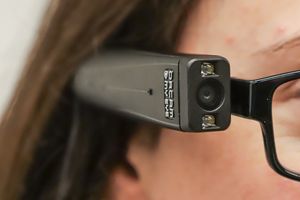 Filhos da Dona Ana - Ajude Dona Ana a enxergar o mundo com tecnologia: um óculos inteligente para ampliar sua autonomia