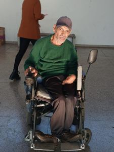 Vamos ajudar o Roberto a conseguir uma cadeira elétrica nova!